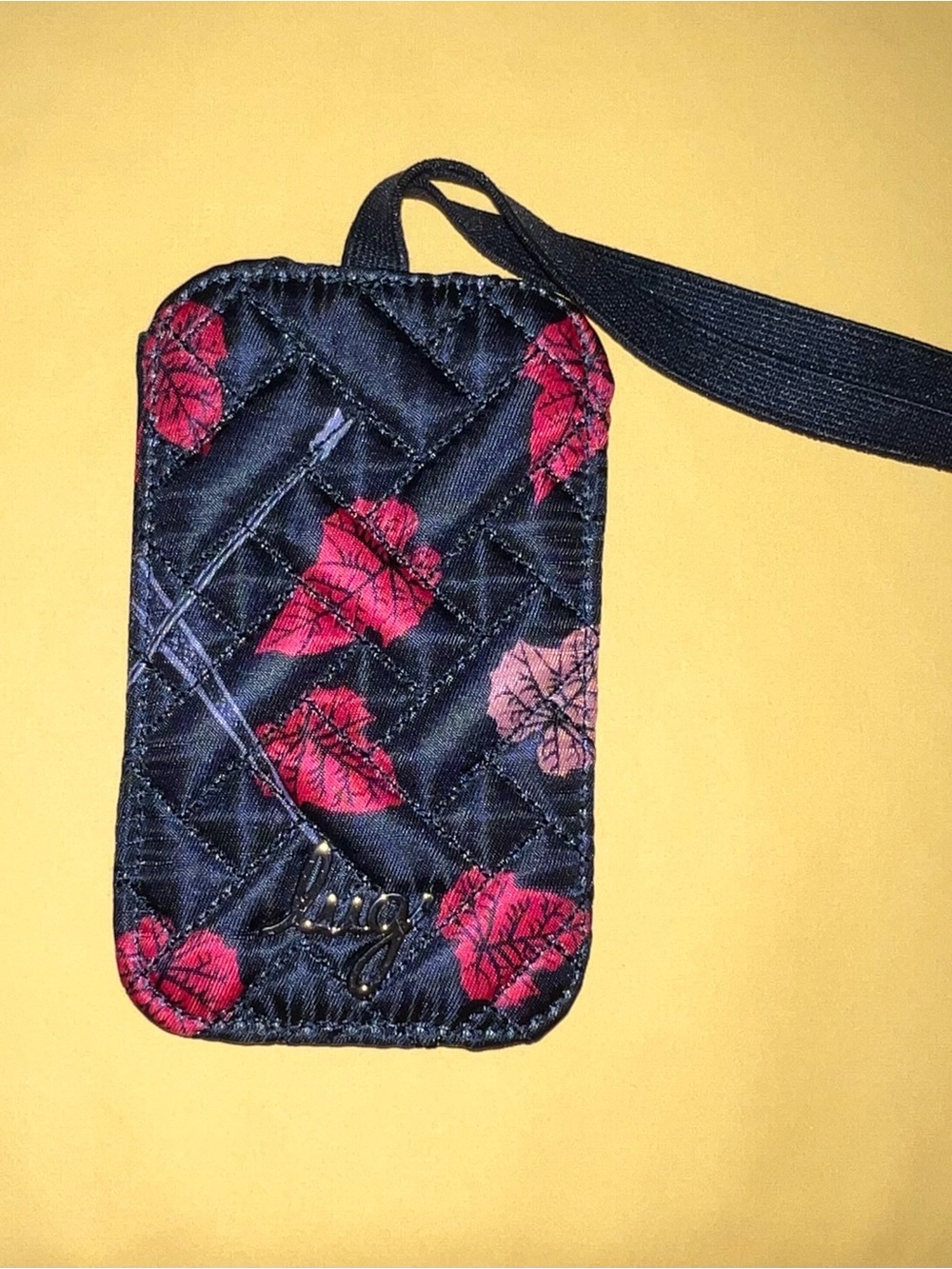 From LUG -Quilted LUGGAGE TAG - red & brown leaves on black